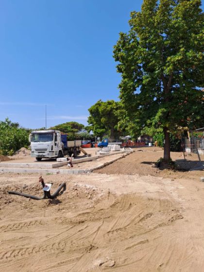 Rione Mola, avanti con la riqualificazione urbana: proseguono i lavori per l'adeguamento dei marciapiedi 