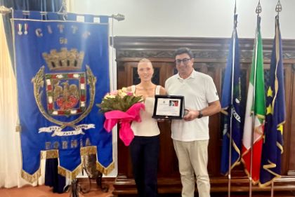 Formia celebra l'atleta azzurra Dariya Derkach, campionessa europea di salto triplo