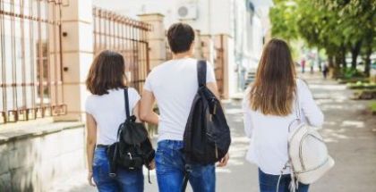 Borse di studio per studenti frequentanti gli istituti secondari di 2° grado statali e paritari o percorsi triennali di IeFP