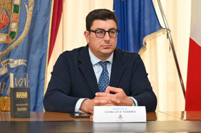 il_primo_piano_del_sindaco_gianluca_taddeo