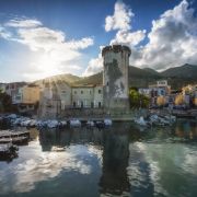 22 Torre di Mola e il suo riflesso di giorno