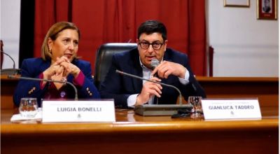 Il Sindaco Gianluca Taddeo e l'Assessore alla Cultura e alla Pubblica Istruzione Luigia Bonelli