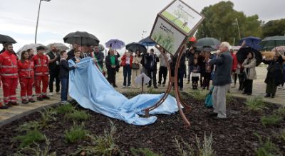 Il momento dell'inaugurazione dell'opera Il Dado della Terra