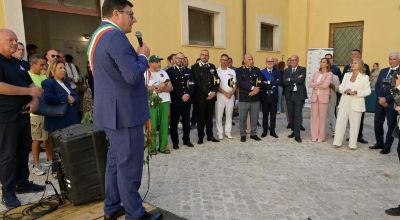 L'intervento del Sindaco Gianluca Taddeo all'interno della Corte Comunale