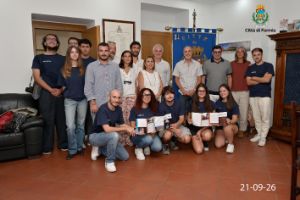 Foto di gruppo al Palazzo Comunale  con il sindaco Taddeo e l'assessore Bonelli insieme ai docenti e studenti dell'Università Roma Tre