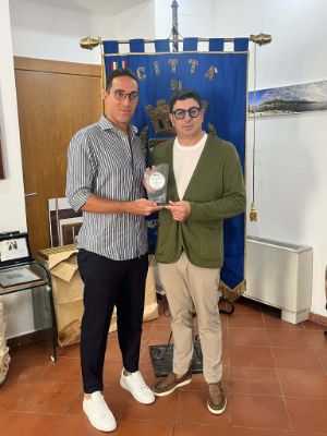 Il Sindaco Gianluca Taddeo con il preparatore atletico Luca Rossini